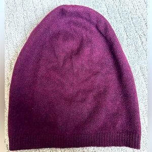 Saks Fifth Avenue Merino Wool lightweight beanie burgundy